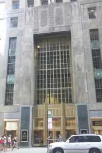 La Salle Building, entrance / giriş